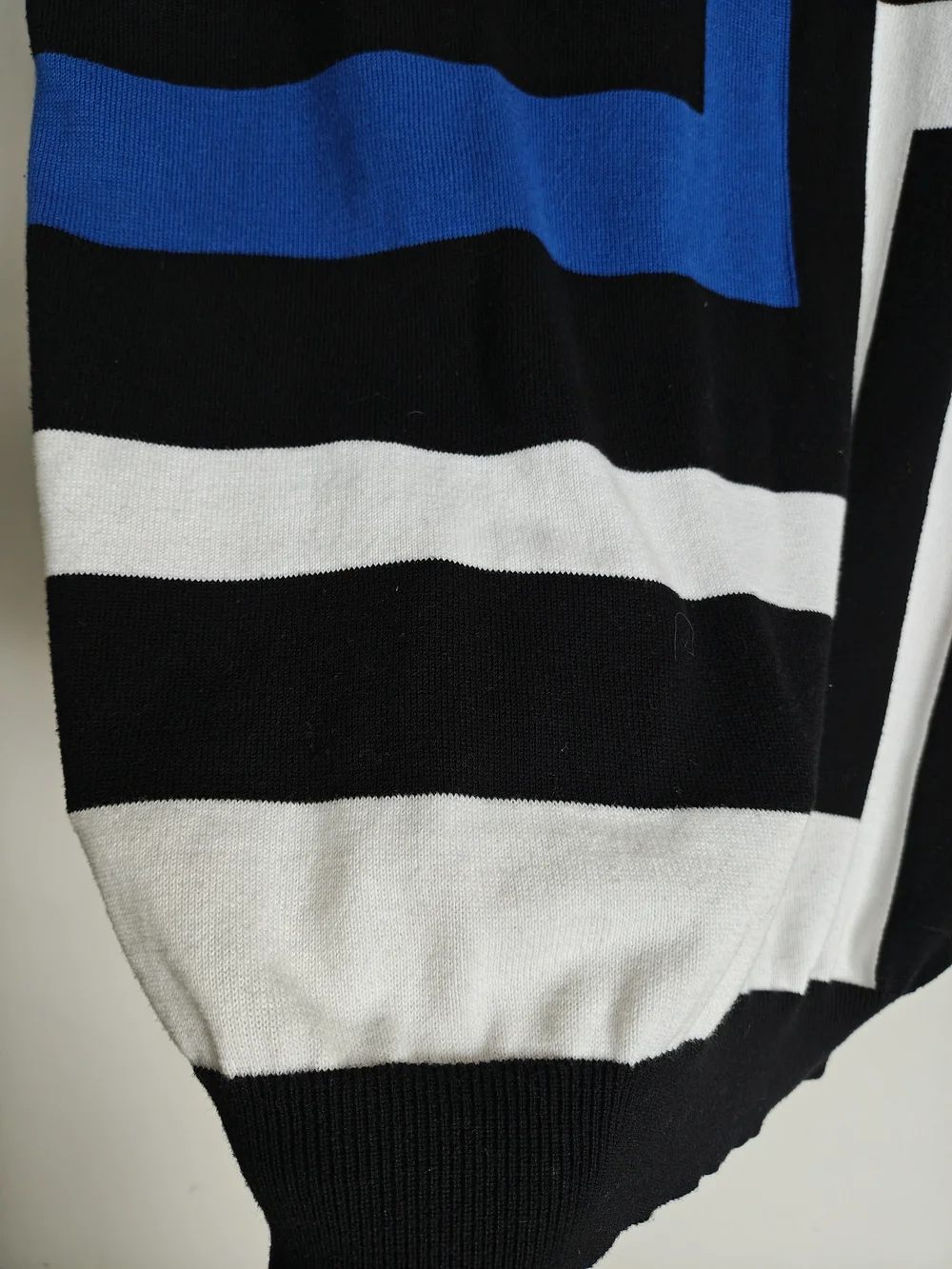 le château Black Knit Top with White Label Like New 💙 - Picture 5 of 11